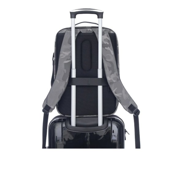 Gry Mattr Backpack With Hidden Compartment And USB - Picture 6 of 9